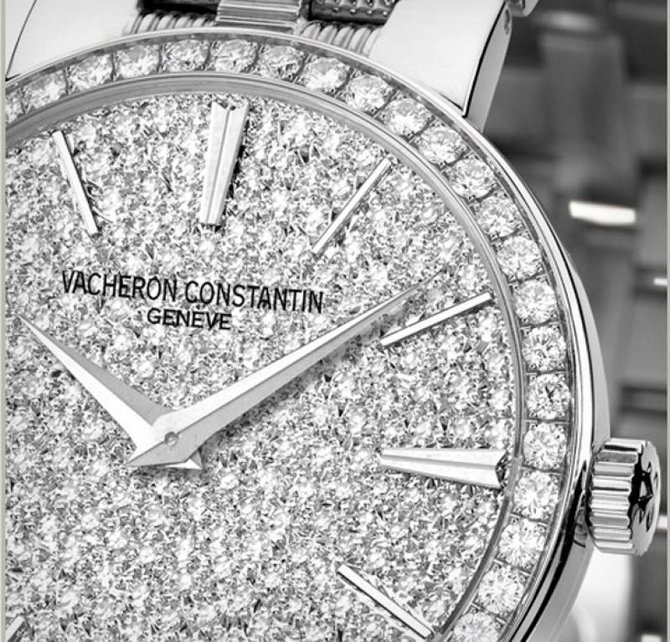 Vacheron Constantin 25556/Q01G-9280 Traditionnelle Lady Traditionnelle Gold Bracelet Small Model Fully Paved - фото 2