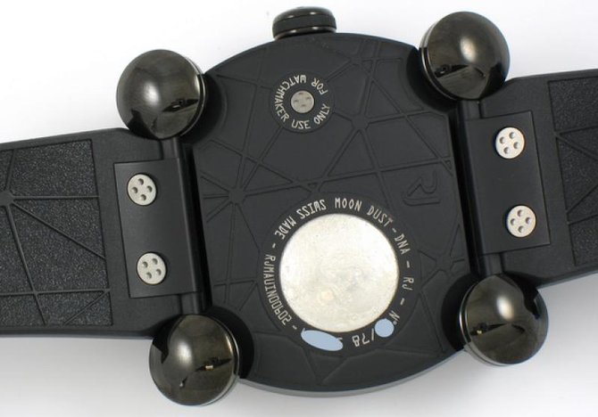 Romain Jerome RJ.M.AU.IN.006.01 Capsules Space Invaders - фото 5