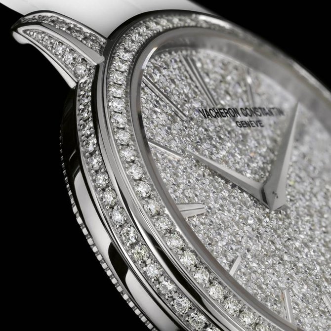 Vacheron Constantin 25559/000G-9280 Traditionnelle Lady Traditionnelle Small Model Fully Paved - фото 4
