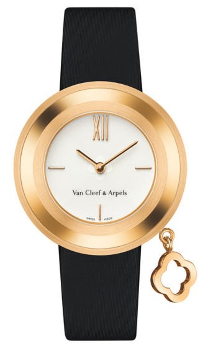 Van Cleef & Arpels Charms Gold 32 mm Womens watches Pink Gold